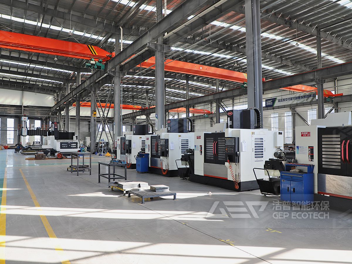 潔普塑料破碎設(shè)備車(chē)間