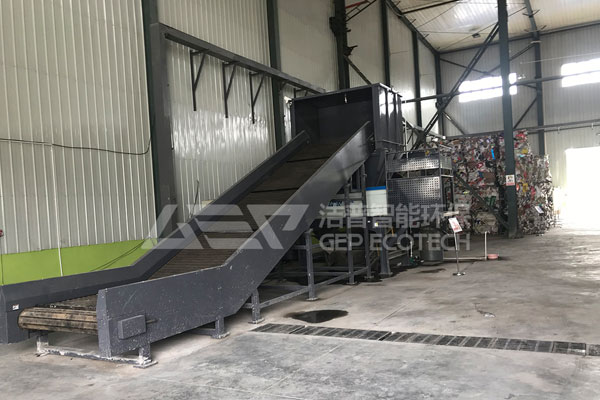 走進(jìn)西北地區(qū)全循環(huán)智能分類(lèi)生態(tài)運(yùn)營(yíng)項(xiàng)目的大件垃圾處置現(xiàn)場(chǎng)