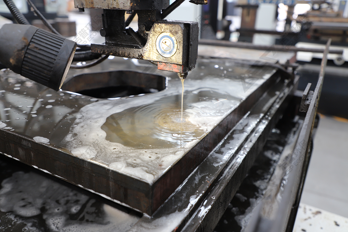 廢舊家電外殼破碎機(jī)有哪些特點(diǎn)？