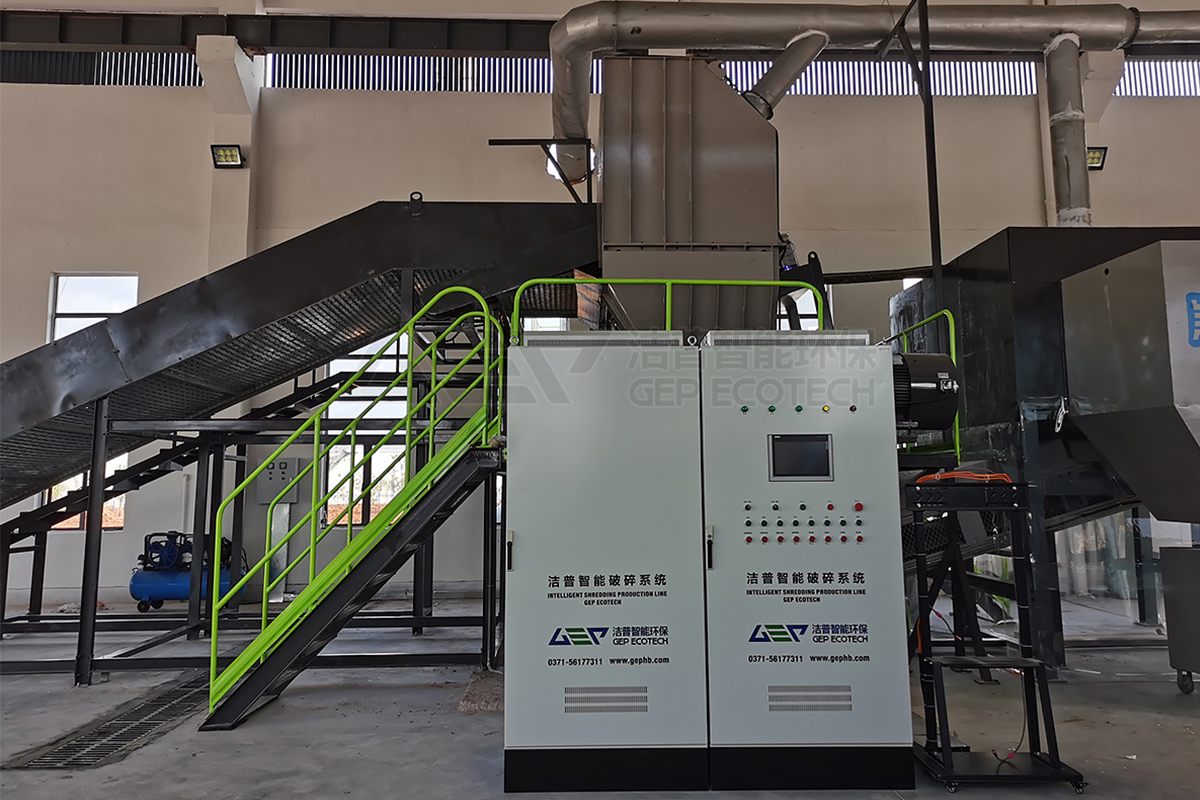 廢舊衣物撕碎機有哪些優(yōu)勢？