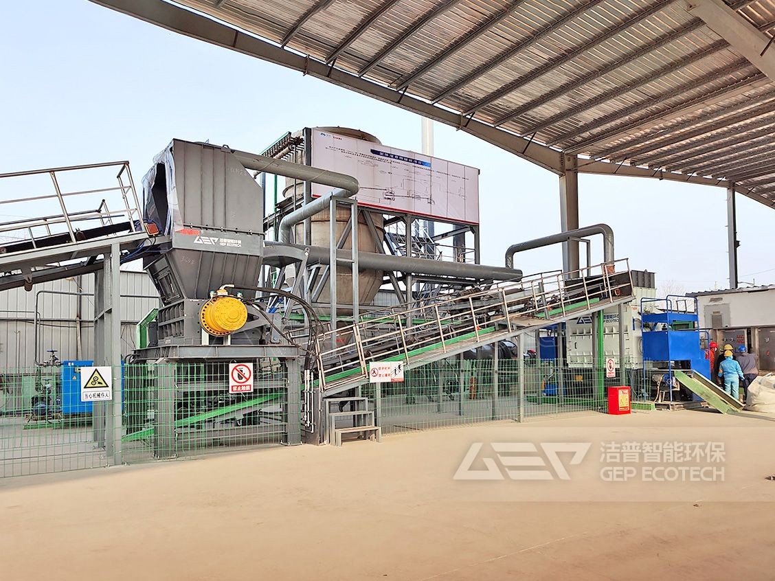 玻璃鋼破碎現(xiàn)場(chǎng)