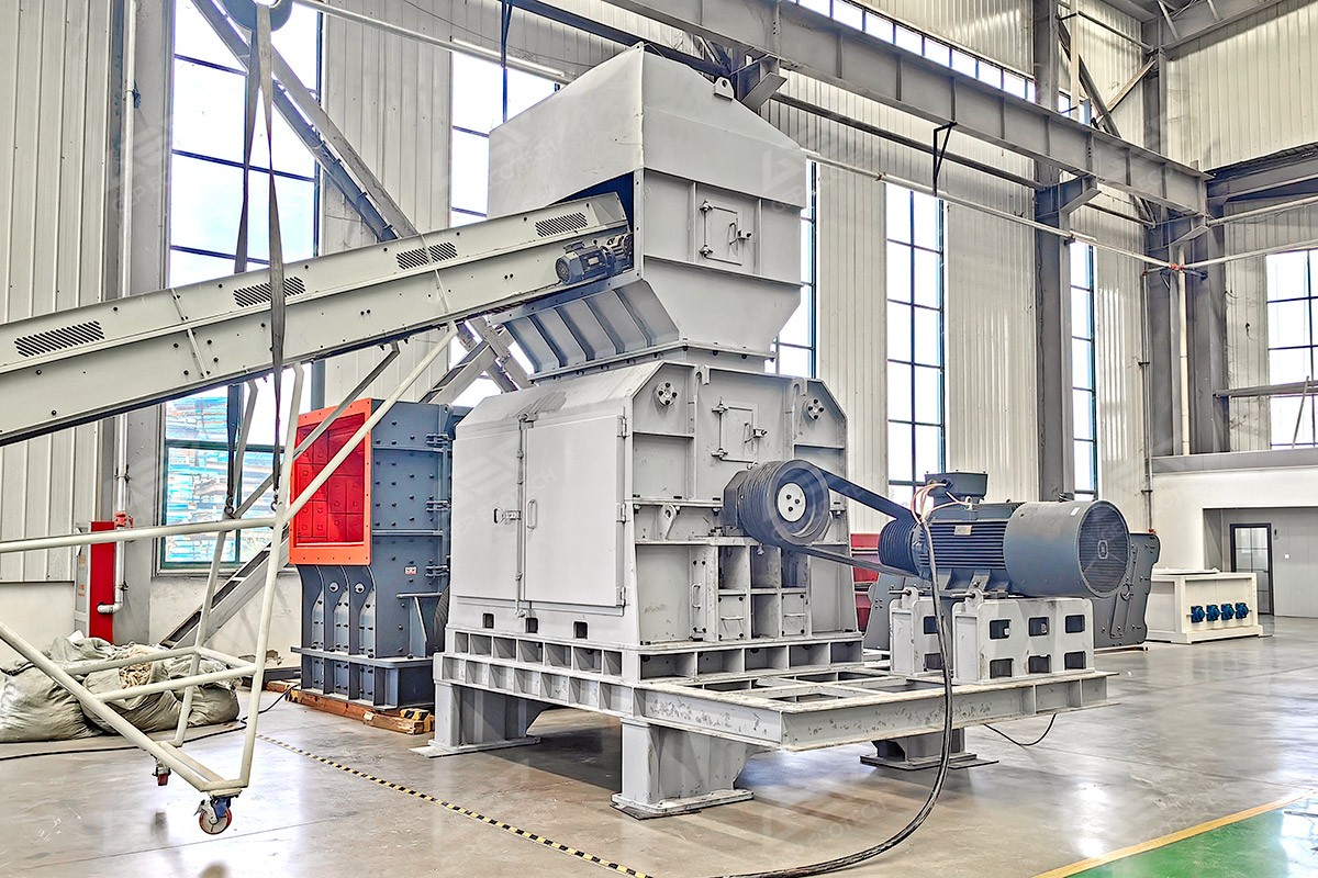 生物質環(huán)錘式粉碎機