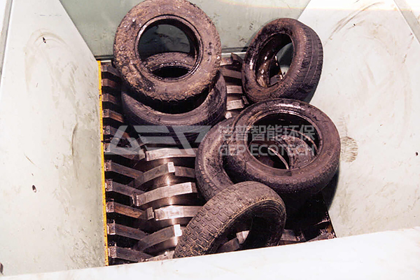 廢舊輪胎破碎機