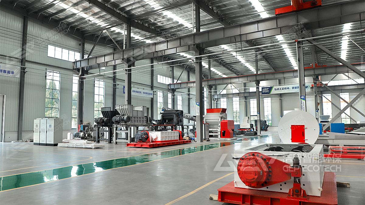 潔普撕碎機(jī)車(chē)間