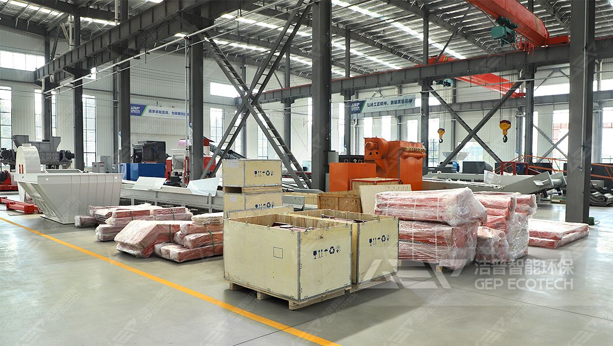 潔普餐廚垃圾撕碎機車間