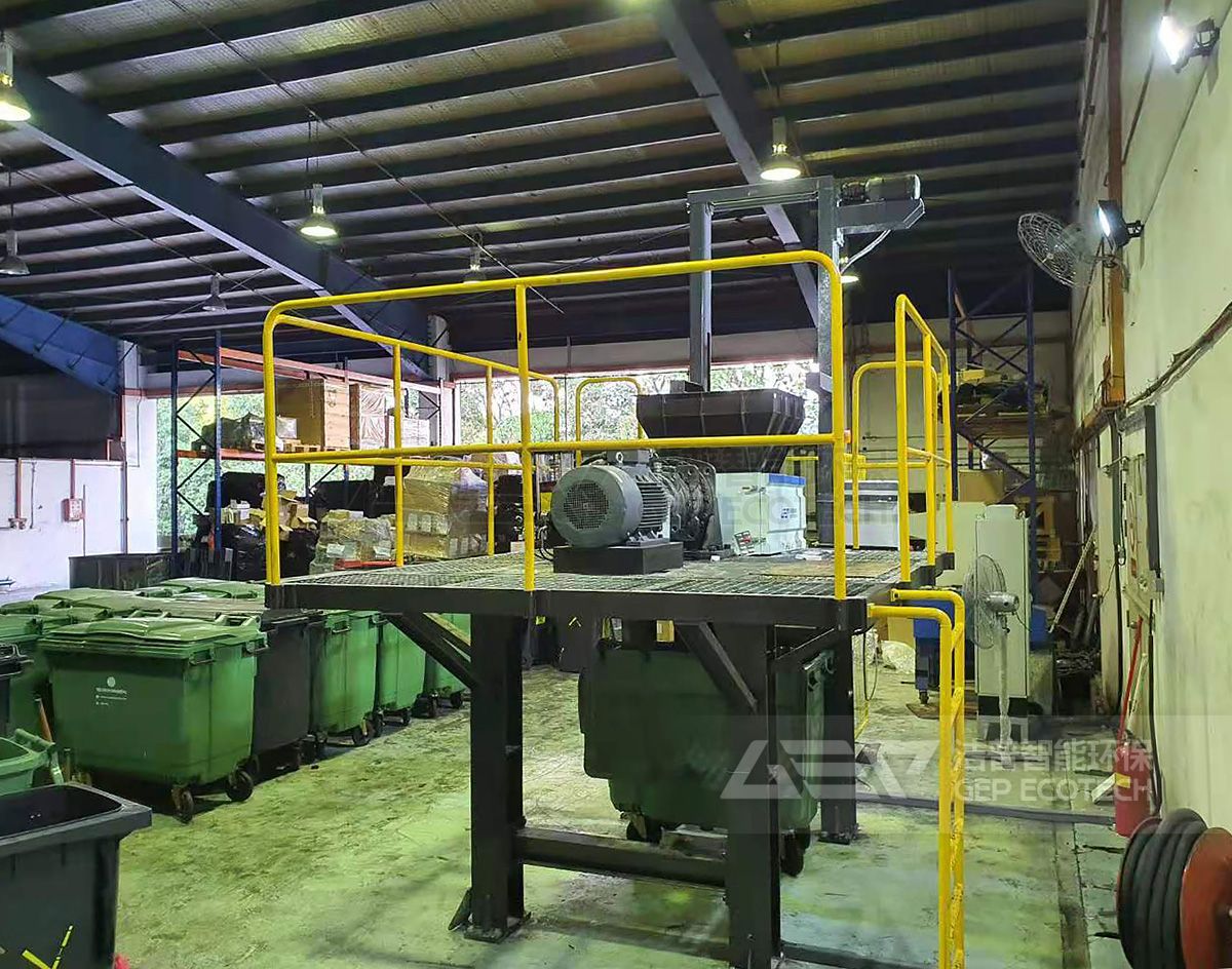 新加坡醫(yī)療廢物破碎現(xiàn)場(chǎng)