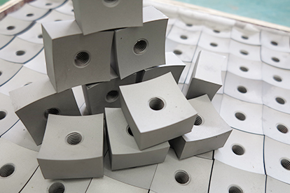 小塊方形刀粒結(jié)構(gòu)