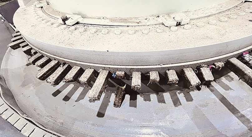 動態(tài)加溫加壓，成型牢固