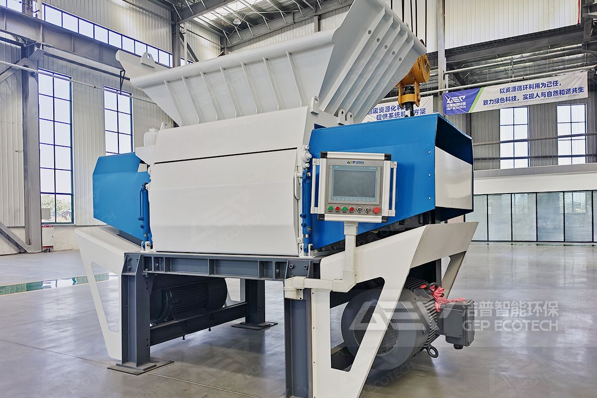 雙輥細(xì)碎機(jī)